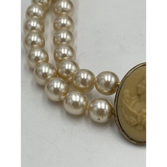 Extasia Signed Vintage Cream Faux Pearl Two Strand Yellow Shell Cameo Necklace - Picture 11 of 15
